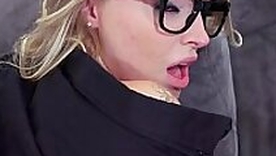 Blonde girlfriend fucking on the siamoise