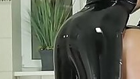 LesbianCUMScom ⇨ Lesbian Latex Fucking with Strapon