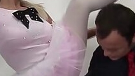 flexible leading actress gets fisted