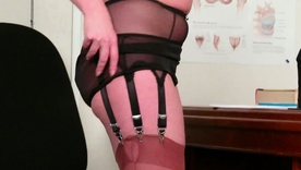 Holly Kiss's nostalgic showcase of sensual self-pleasure