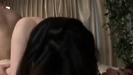 Hitomi Aizawa's wild three-way encounter round hairy asses