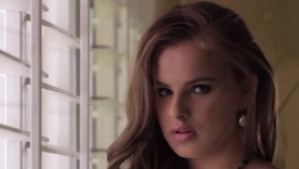 Jillian Jan's sugary solo: a zoological exploration of self-pleasure