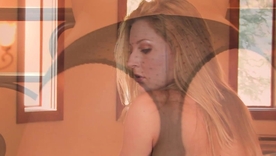 Avy Scott indulges in sensual solo play in high definition