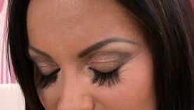 Sheila Lodgings flaunts her curves in good-looking underthings