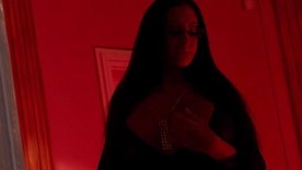 Emma rump flaunts her big boobs and tantalizing rump