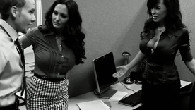 Brunette mess up Ava Addams and Lisa Ann give steamy rendezvous threesome