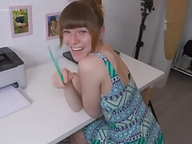 Dreist einfach mitten auf dem Tisch gefickt!