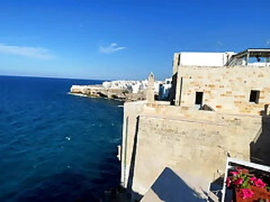 Risky Handjob at an Italian Viewpoint and spitting Cum on Street