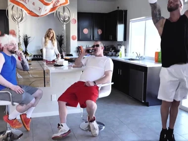 Pretty good bombshell Katie Morgan gets just about increased by dirty in a dampness kitchen ways