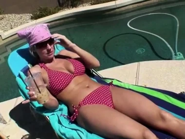 Carolyn Reese's steamy shower battle with a blonde