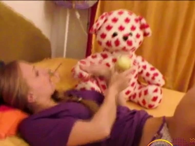 Blonde indulge pleasures herself to fingers in HD