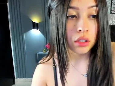 Kim's sensual solo show in high-quality black lace outfit