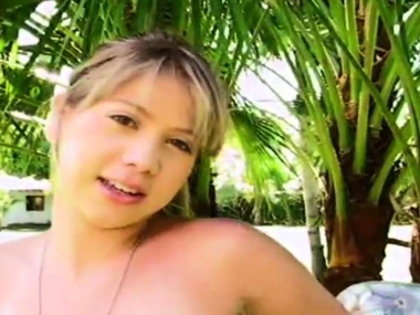 Busty brunette Bree's steamy solo set-to with fingers