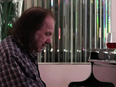 Muscular milf Jewels Jade in hardcore action with spread out oral skills