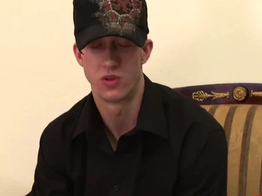 Victoria Lawson's seductive mailman encounter leads to intense sexual encounter