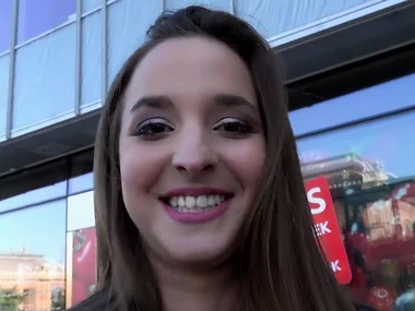 Amirah Adara's alfresco encounter leads to steamy hardcore action