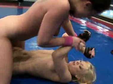 Mandi Dee and Tiffany Doll go head-to-head up a dank lesbian match-up