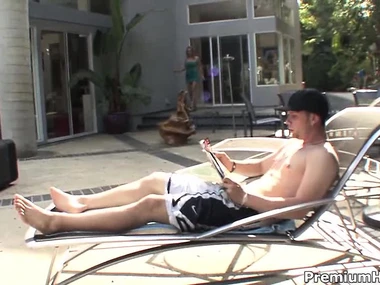 Blonde bombshell Tanya Tate flaunts her wet vagina in hardcore pic