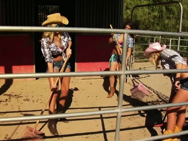 Softcore highlights of unpractised cowgirls