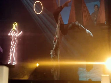 Autumn Reeser's passionate encounter with a uncalculated man in steamy details