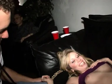 Blonde sisters Cara Dee and Tammy get clamminess in a taxi