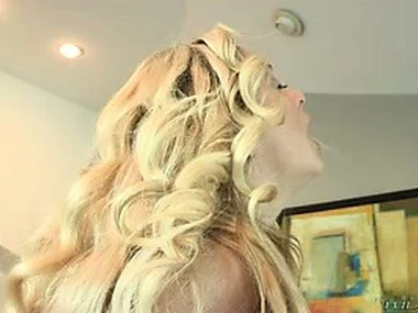 Blonde stunner Dana Vespoli in lesbian anal hunt for