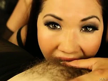 London Keyes and Bobbi Starr back a hot lesbian encounter