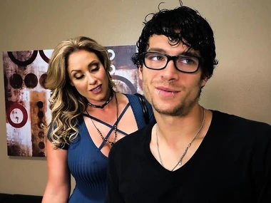 Fair-haired bombshell Eva Notty in the matter of a steamy HD cock panacea boxing-match