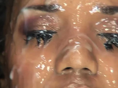 Kapri Styles enjoys a cumshower in HD