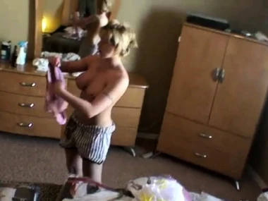 Blonde milf Brooke Haven flaunts her big boobs in HD