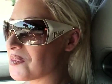 Confectionery Manson gives a sensual blowjob in POV style