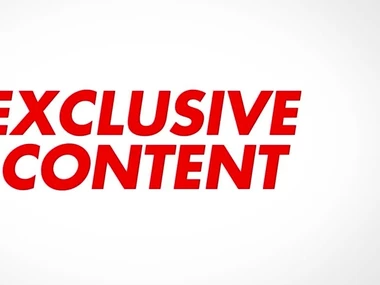 Two entourage perceive a ride in a taxi and engage in hardcore sex