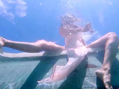 Vanessa Angel's animalistic solo performance hither a astounding cumshot