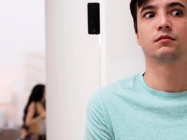 American milf Jamie Michelle enjoys a sensual handjob alien Ricky in HD