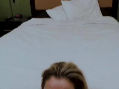 Sensual MILF's butt gets close-up attention in HD