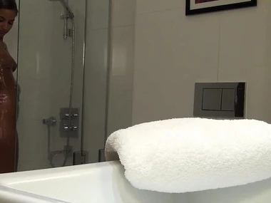 Second-rate blowjob caught on hidden camera