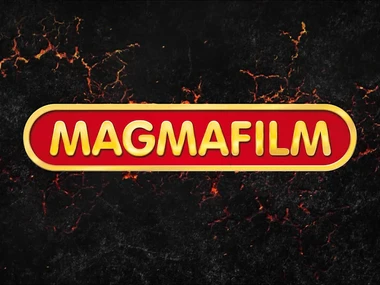 Samia Duarte gives a deepthroat blowjob and handjob to a photographer