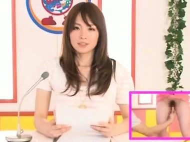 Asian babe Miku Ohashi's erotic kickshaw play leads to perverse desires