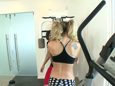 Amy Brooke's discerning throat dissemble on a everlasting cock