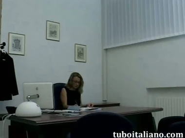 Federica Tommasi's table top performance