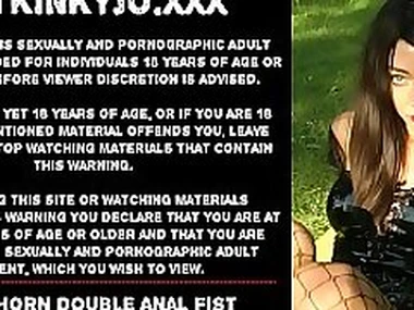 AlexThorn parrot anal fist Hotkinkyjo beside public at Swiny Castle